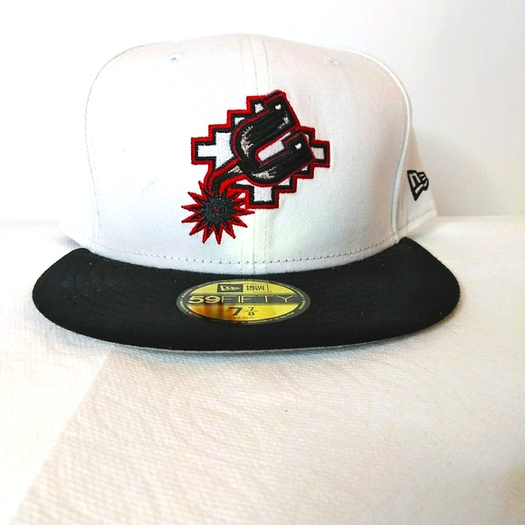 DEADSTOCK SAN ANTONIO SPURS 7 7/8 FITTED HAT - Picture 1 of 3
